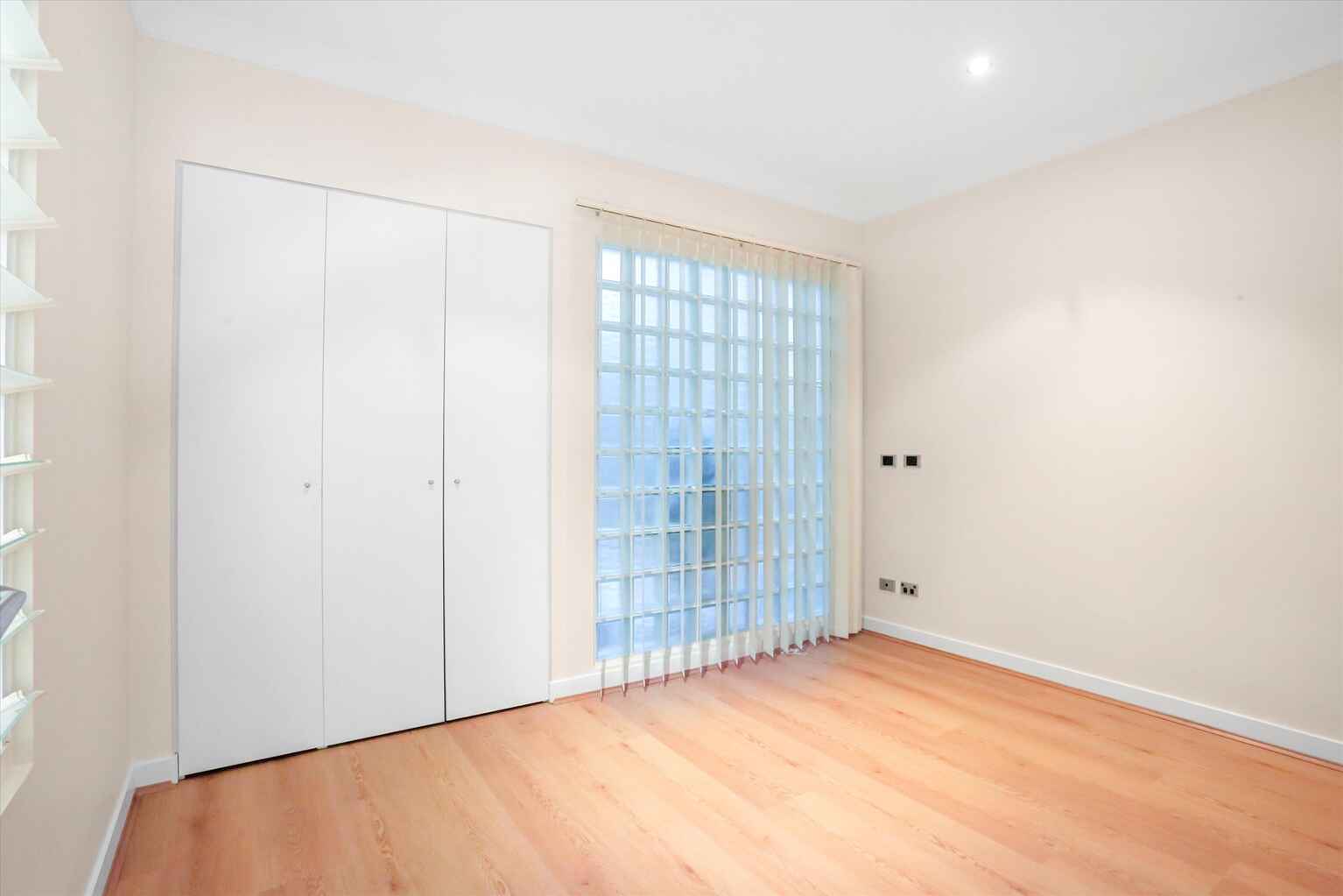 C5/18 Jacques St Chatswood