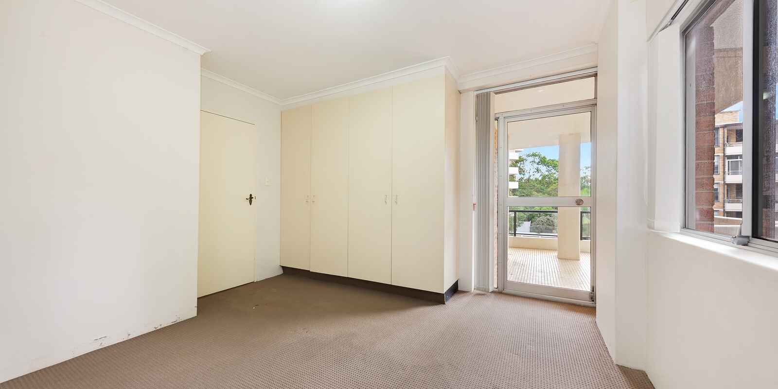 35/2 Parkside Ln Chatswood
