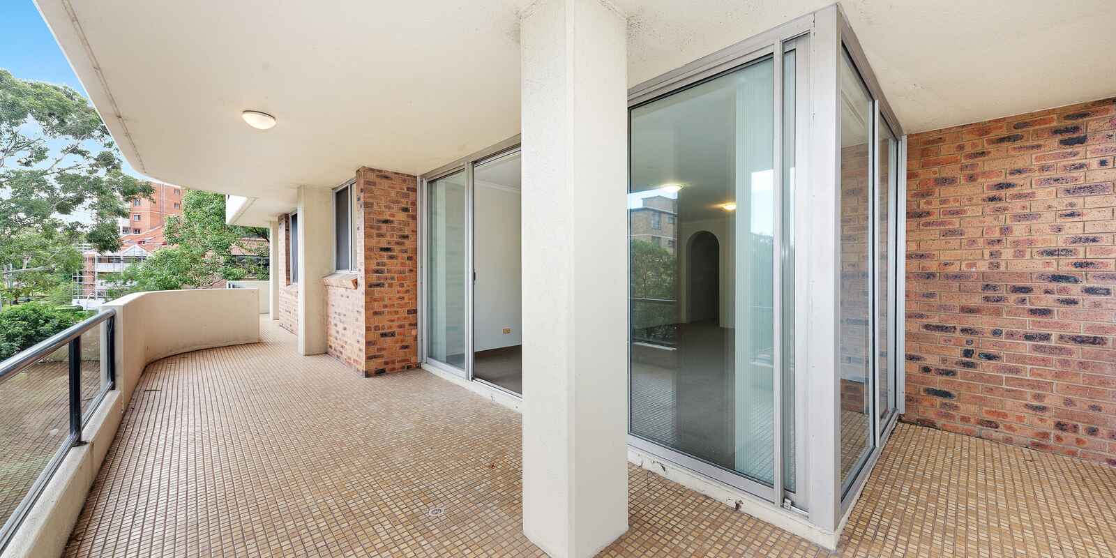 35/2 Parkside Ln Chatswood