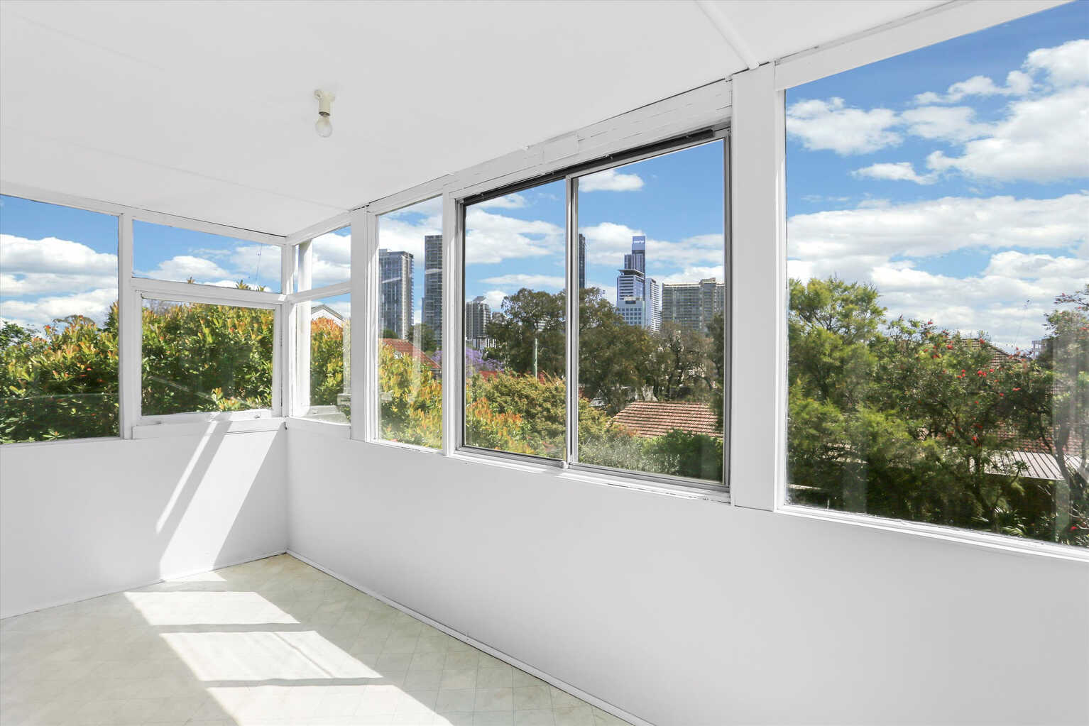2/11 Nea St Chatswood