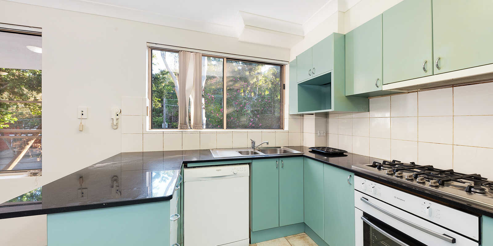 10/99 Hampden Rd Artarmon