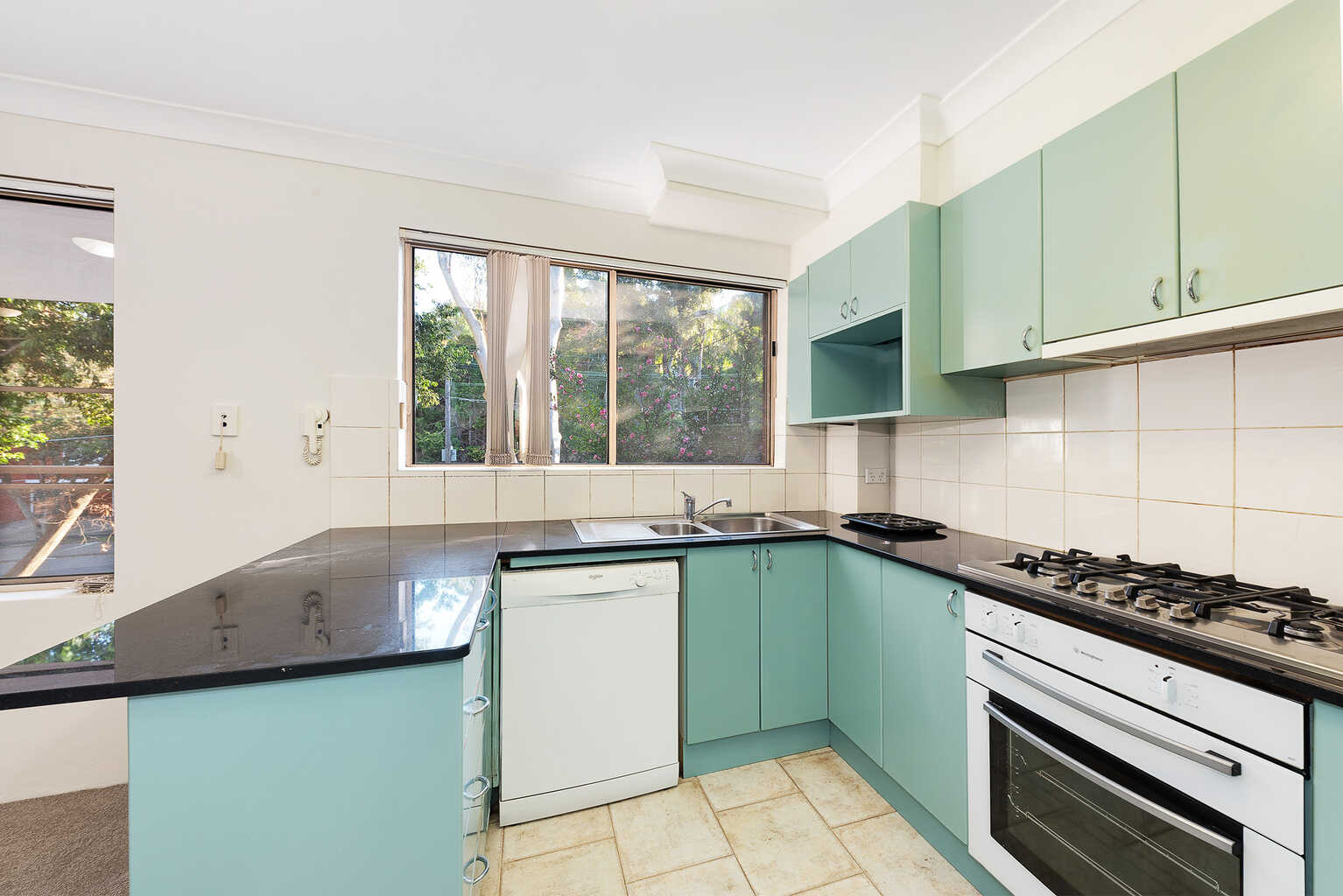 10/99 Hampden Rd Artarmon