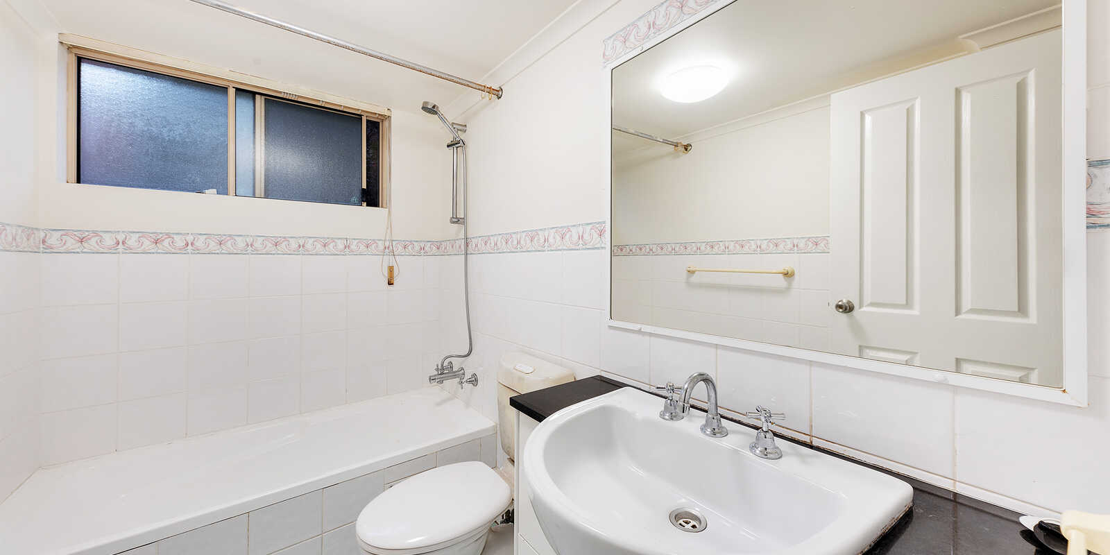 10/99 Hampden Rd Artarmon