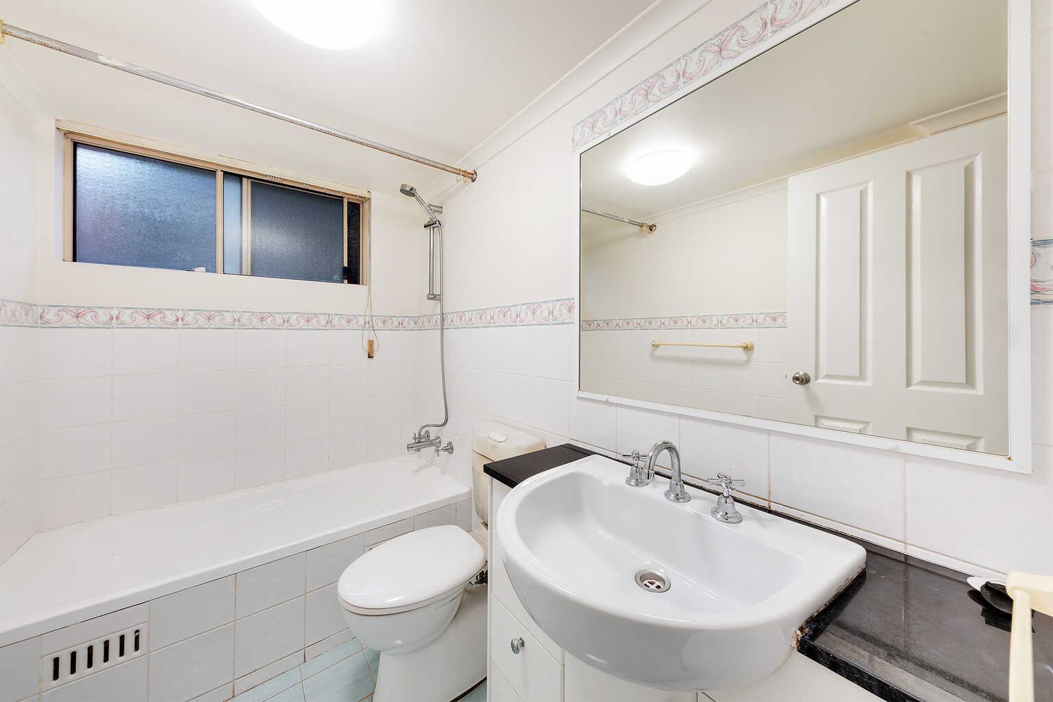 10/99 Hampden Rd Artarmon