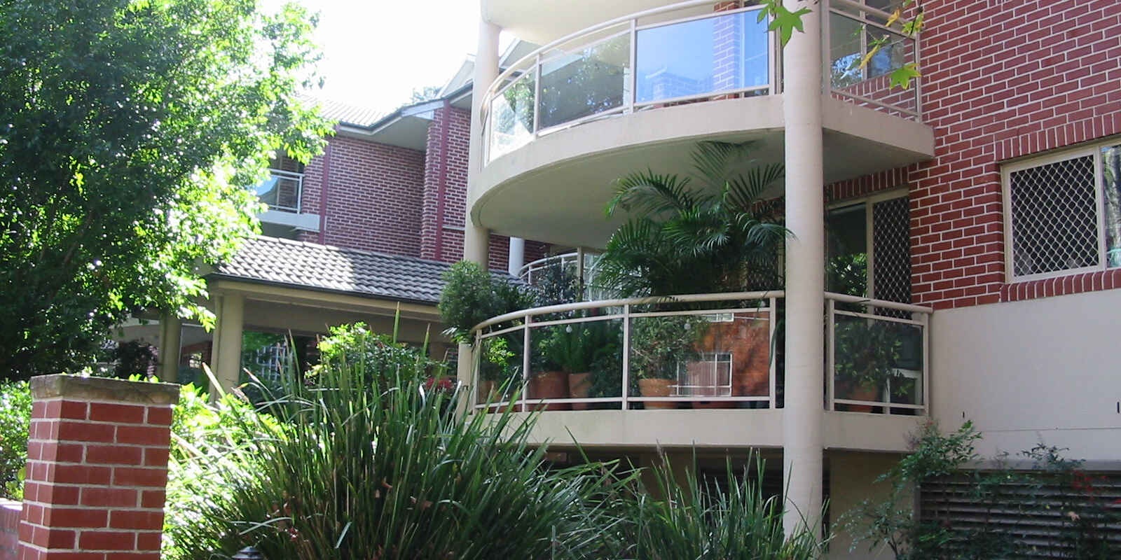 10/99 Hampden Rd Artarmon