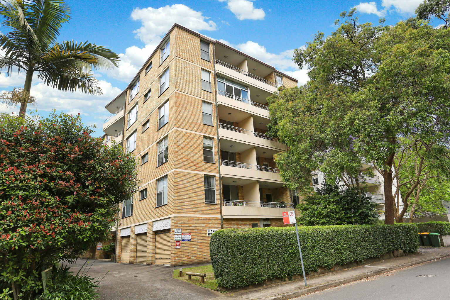 19/33 Johnson St Chatswood