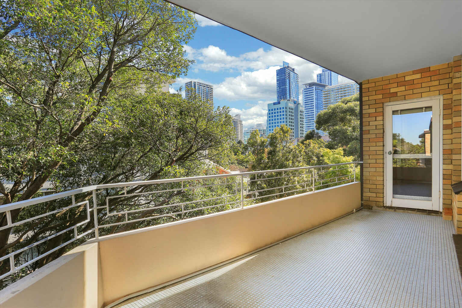 19/33 Johnson St Chatswood